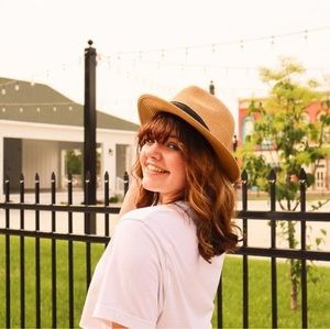 Meet your Posher, Addie